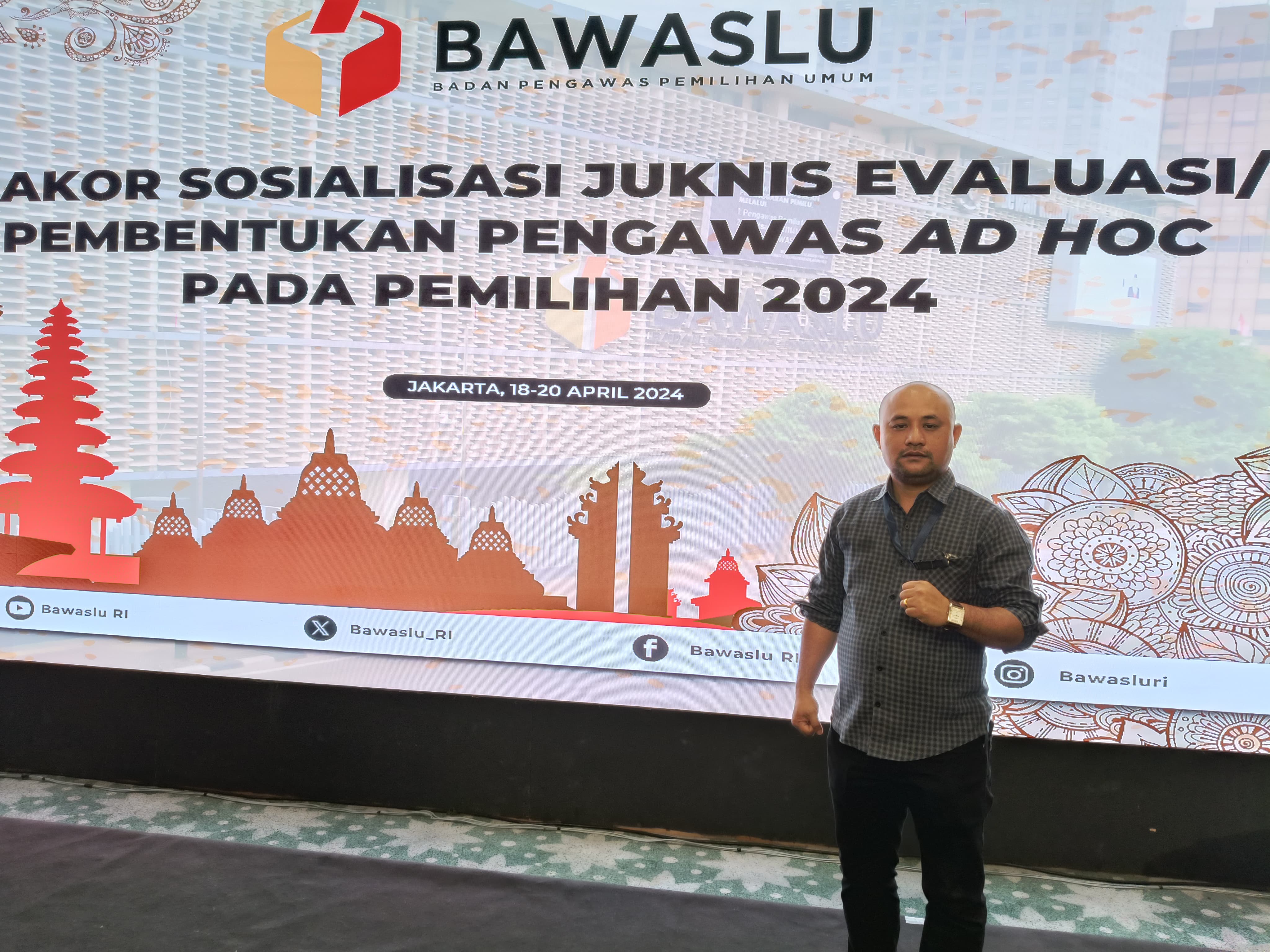 Ketua Bawaslu Nias, Adirman Mendrofa saat mengikuti Rapat Koordinasi Sosialisasi Juknis Evaluasi Pembentukan Pengawas Ad Hoc di Jakarta,  18-20 April 2024.