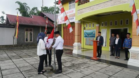 Pengibaran Bendera Merah Putih