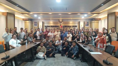 Penyerahan Laporan Akhir Divisi di Kantor Bawaslu Republik Indonesia