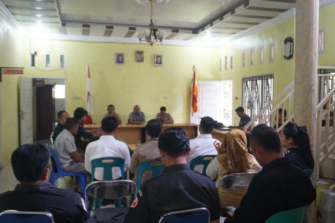 Ketua dan Anggota Bawaslu Nias Menerima Kunjungan KPU Kabupaten Nias, Selasa (10/06/2025)