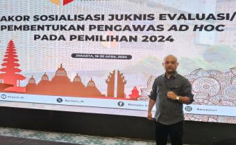 Ketua Bawaslu Nias, Adirman Mendrofa saat mengikuti Rapat Koordinasi Sosialisasi Juknis Evaluasi Pembentukan Pengawas Ad Hoc di Jakarta,  18-20 April 2024.